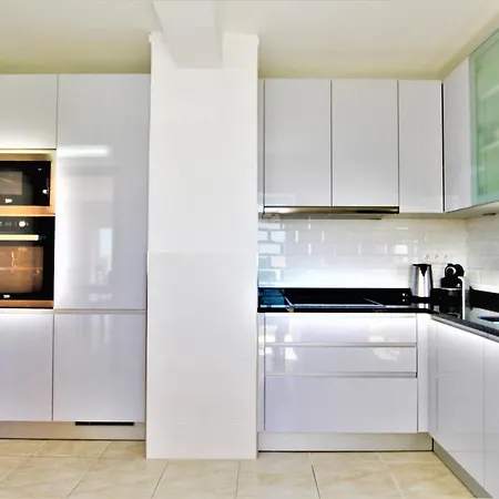 Top Floor Apartment With Exclusive Sea View شقة
